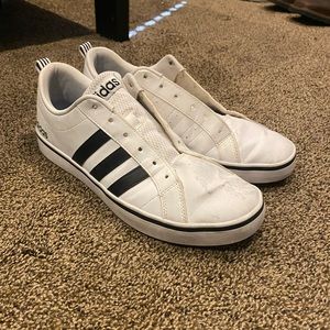 Men’s adidas shoes size 9